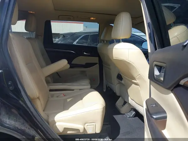 5TDDKRFH7GS328763 2016 TOYOTA HIGHLANDER - Image 8
