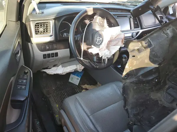 5TDDKRFH7GS345899 2016 TOYOTA HIGHLANDER - Image 8