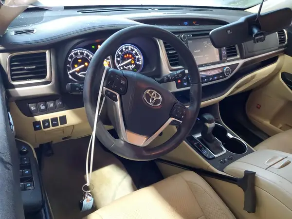 5TDDKRFH8GS267603 2016 TOYOTA HIGHLANDER - Image 8