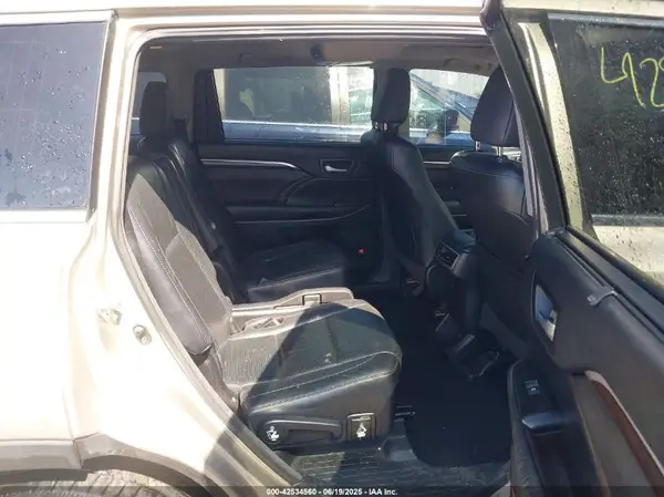 5TDDKRFH8GS282229 2016 TOYOTA HIGHLANDER - Image 8