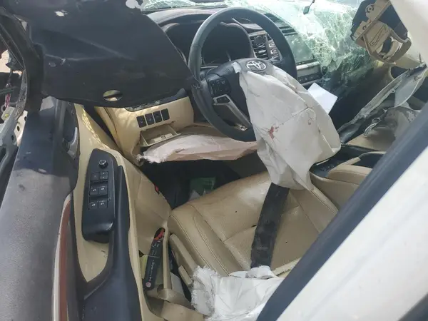 5TDDKRFH8GS300891 2016 TOYOTA HIGHLANDER - Image 8