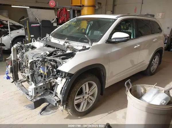 5TDDKRFH8GS303578 2016 TOYOTA HIGHLANDER - Image 2