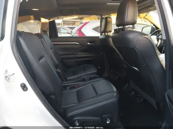 5TDDKRFH8GS310952 2016 TOYOTA HIGHLANDER - Image 8
