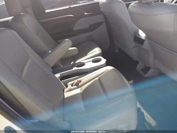 5TDDKRFH8GS326343 2016 TOYOTA HIGHLANDER - Image 8