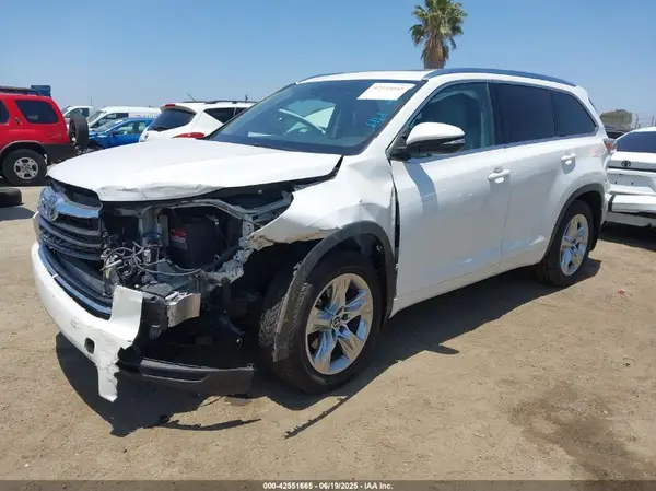 5TDDKRFH8GS329274 2016 TOYOTA HIGHLANDER - Image 2