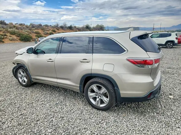 5TDDKRFH8GS339321 2016 TOYOTA HIGHLANDER - Image 2
