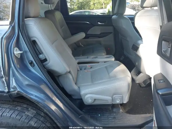 5TDDKRFH8GS342428 2016 TOYOTA HIGHLANDER - Image 8