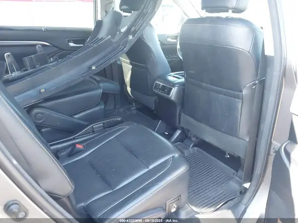 5TDDKRFH8GS355504 2016 TOYOTA HIGHLANDER - Image 8