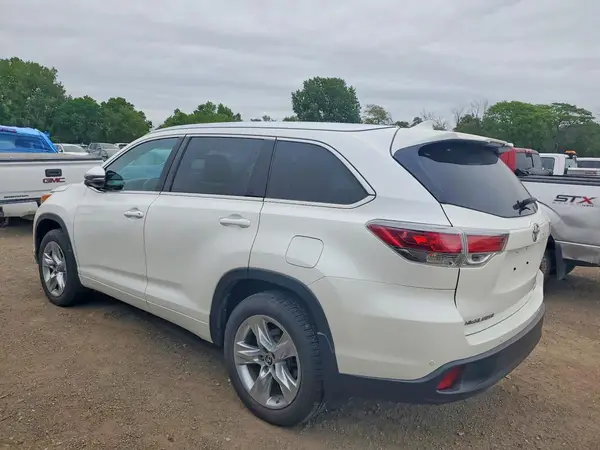 5TDDKRFH9GS243973 2016 TOYOTA HIGHLANDER - Image 2