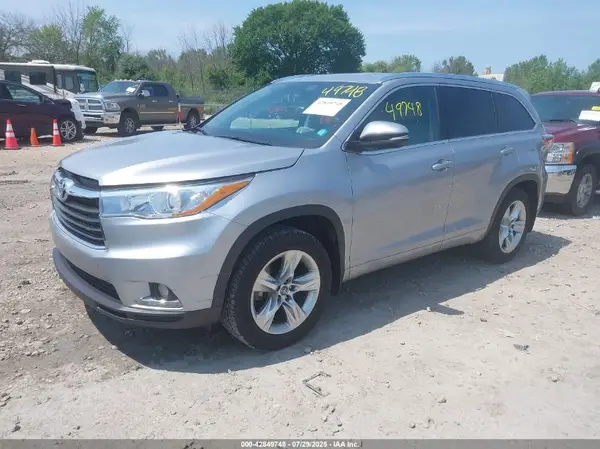 5TDDKRFH9GS267402 2016 TOYOTA HIGHLANDER - Image 2