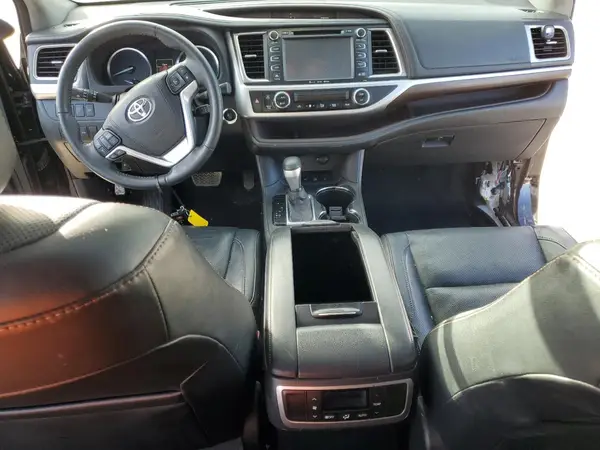 5TDDKRFH9GS314394 2016 TOYOTA HIGHLANDER - Image 8