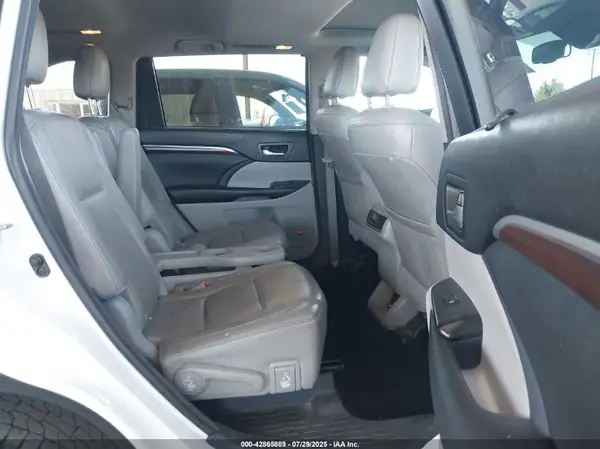 5TDDKRFH9GS348867 2016 TOYOTA HIGHLANDER - Image 8
