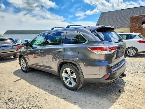 5TDDKRFH9GS356404 2016 TOYOTA HIGHLANDER - Image 2