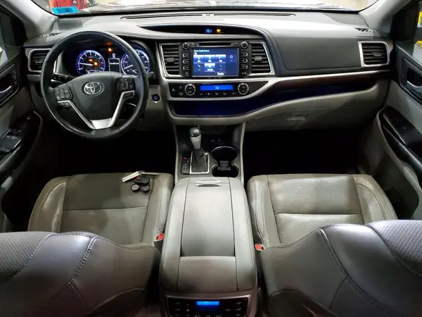 5TDDKRFHXGS226339 2016 TOYOTA HIGHLANDER - Image 8