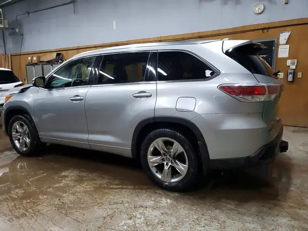 5TDDKRFHXGS226910 2016 TOYOTA HIGHLANDER - Image 2