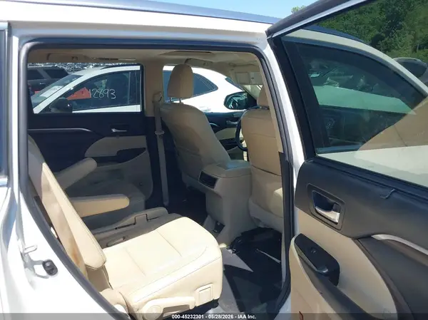 5TDDKRFHXGS231024 2016 TOYOTA HIGHLANDER - Image 8