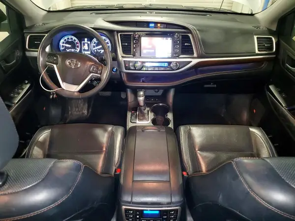 5TDDKRFHXGS247143 2016 TOYOTA HIGHLANDER - Image 8