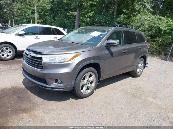 5TDDKRFHXGS247773 2016 TOYOTA HIGHLANDER - Image 2