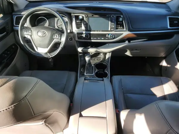 5TDDKRFHXGS249264 2016 TOYOTA HIGHLANDER - Image 8