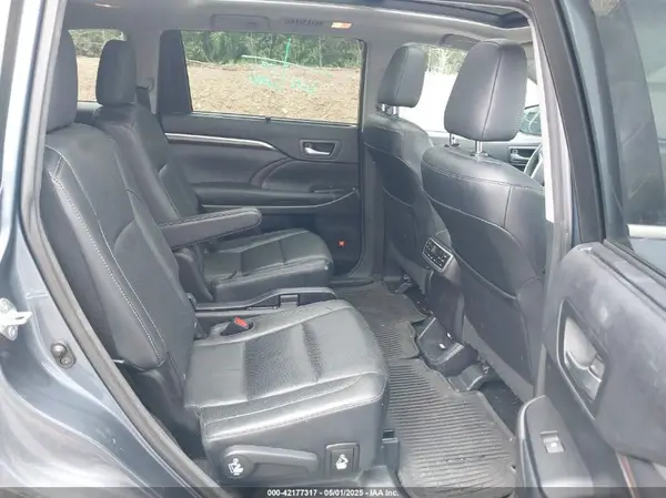 5TDDKRFHXGS250107 2016 TOYOTA HIGHLANDER - Image 8