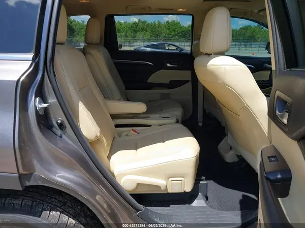 5TDDKRFHXGS268753 2016 TOYOTA HIGHLANDER - Image 8
