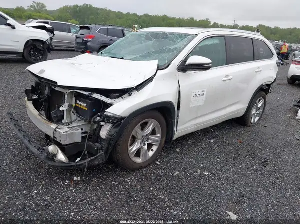 5TDDKRFHXGS275797 2016 TOYOTA HIGHLANDER - Image 2