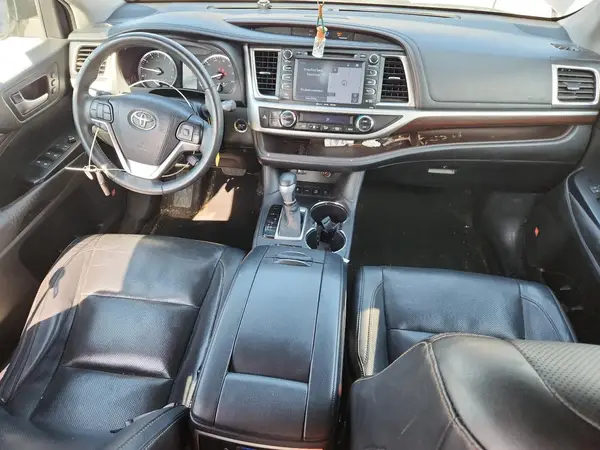 5TDDKRFHXGS276562 2016 TOYOTA HIGHLANDER - Image 8