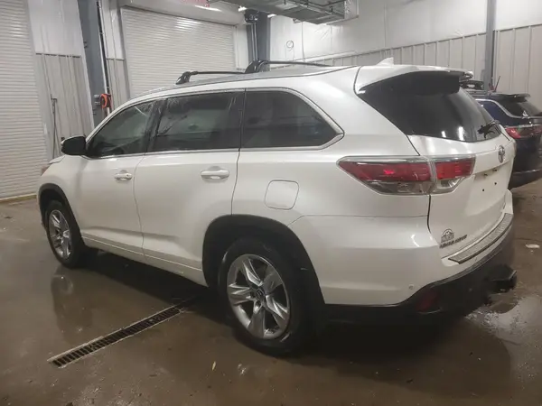 5TDDKRFHXGS278280 2016 TOYOTA HIGHLANDER - Image 2