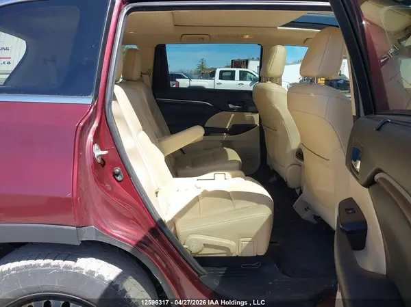 5TDDKRFHXGS290624 2016 TOYOTA HIGHLANDER - Image 8