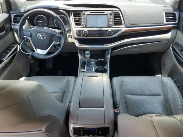 5TDDKRFHXGS296584 2016 TOYOTA HIGHLANDER - Image 8