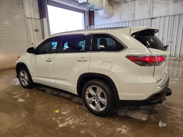 5TDDKRFHXGS322858 2016 TOYOTA HIGHLANDER - Image 2