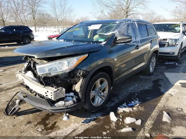 5TDDKRFHXGS324934 2016 TOYOTA HIGHLANDER - Image 2