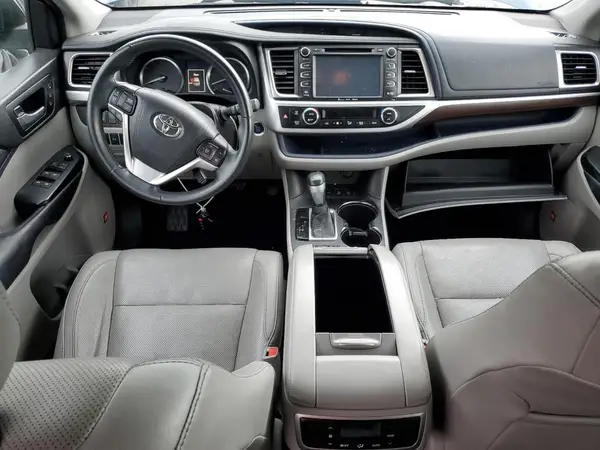 5TDDKRFHXGS335609 2016 TOYOTA HIGHLANDER - Image 8