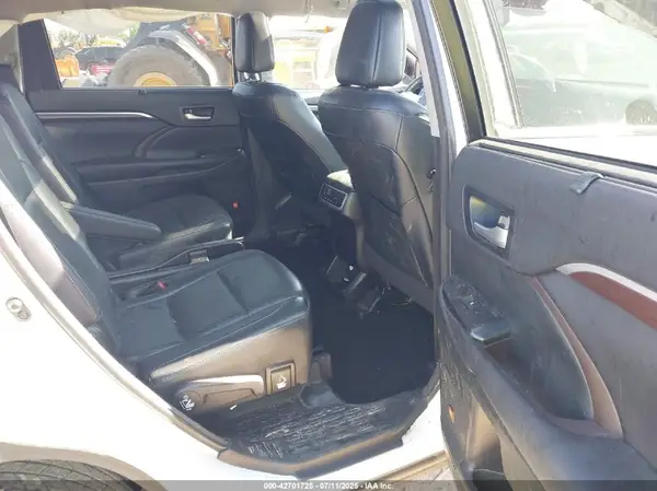 5TDDKRFHXGS339840 2016 TOYOTA HIGHLANDER - Image 8