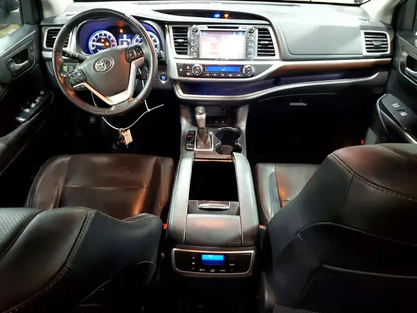 5TDDKRFHXGS348098 2016 TOYOTA HIGHLANDER - Image 8