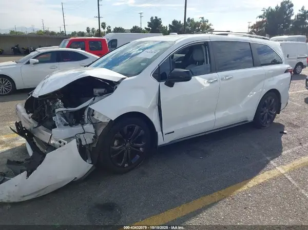 5TDDRKEC0MS054133 2021 TOYOTA SIENNA - Image 2