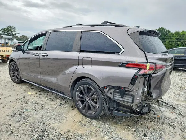 5TDDRKEC0NS104837 2022 TOYOTA SIENNA - Image 2