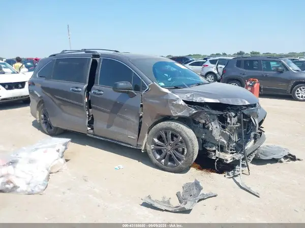 5TDDRKEC1MS044789 2021 TOYOTA SIENNA - Image 1