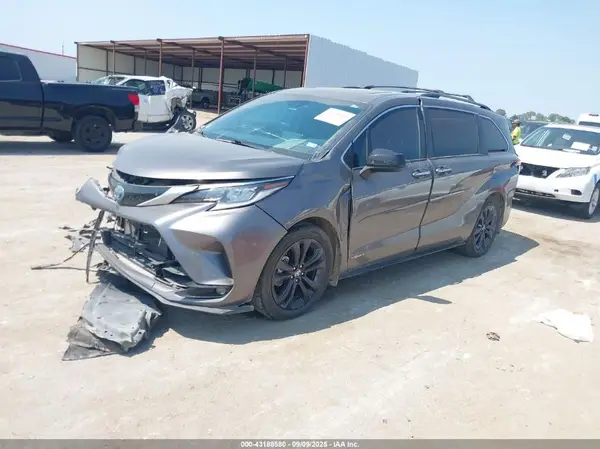 5TDDRKEC1MS044789 2021 TOYOTA SIENNA - Image 2