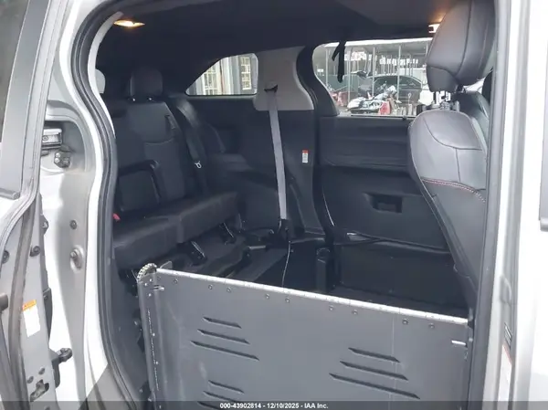 5TDDRKEC1RS188513 2024 TOYOTA SIENNA - Image 8