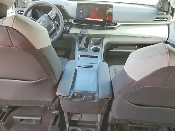 5TDDRKEC1RS215290 2024 TOYOTA SIENNA - Image 8