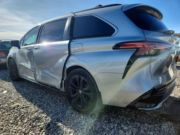 5TDDRKEC2MS005127 2021 TOYOTA SIENNA - Image 2