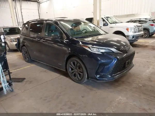 5TDDRKEC2MS020565 2021 TOYOTA SIENNA - Image 1