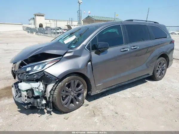 5TDDRKEC2MS021750 2021 TOYOTA SIENNA - Image 2