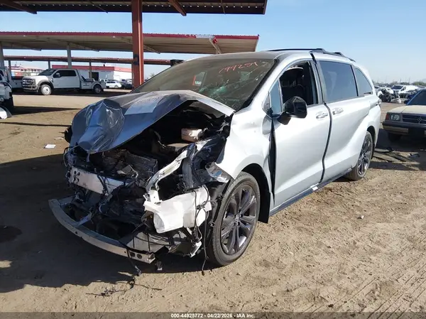5TDDRKEC2RS199259 2024 TOYOTA SIENNA - Image 2