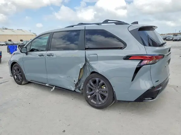 5TDDRKEC2SS237434 2025 TOYOTA SIENNA - Image 2