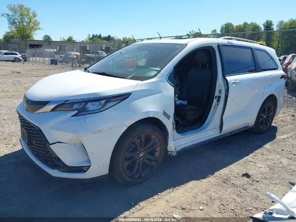 5TDDRKEC3MS005931 2021 TOYOTA SIENNA - Image 2