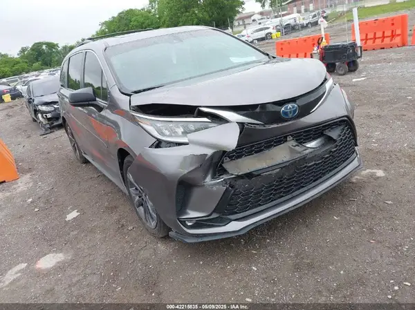 5TDDRKEC4MS017361 2021 TOYOTA SIENNA - Image 1