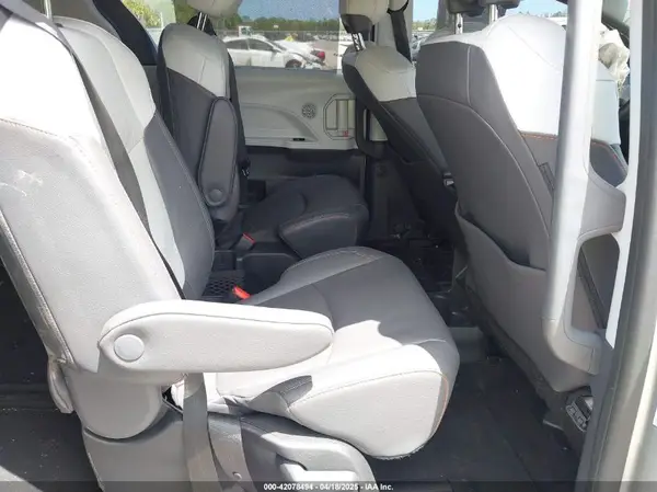 5TDDRKEC4RS186108 2024 TOYOTA SIENNA - Image 8