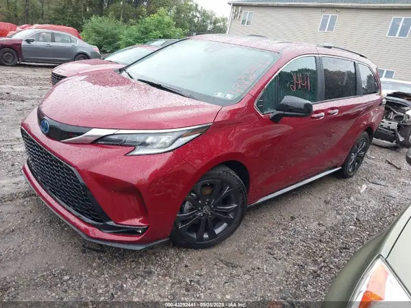 5TDDRKEC4RS186836 2024 TOYOTA SIENNA - Image 2